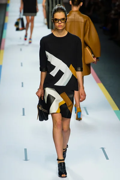 Look 37